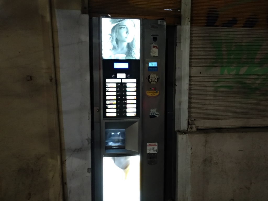 Coffee vending machine