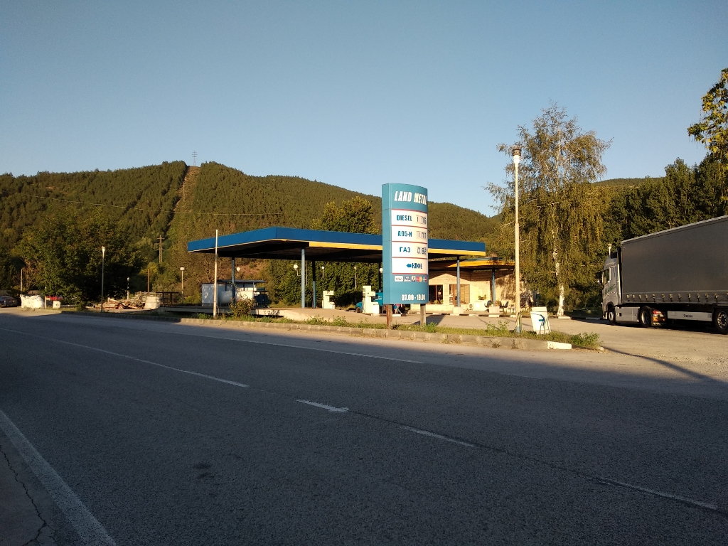 Land metal - Petrol station, lpg