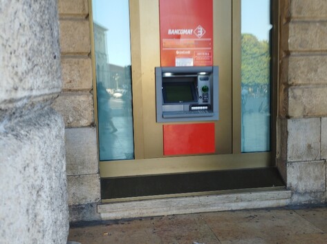 UniCredit Banca - ATM